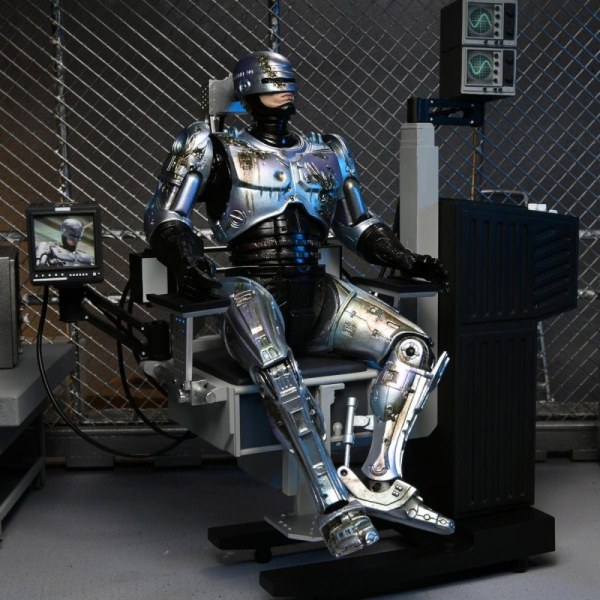 ROBOCOP –ACTION FIGURES – ULTIMATE BATTLE DAMAGED