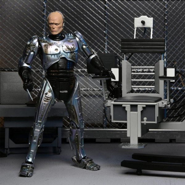 ROBOCOP –ACTION FIGURES – ULTIMATE BATTLE DAMAGED