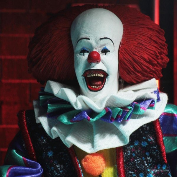 IT - CLOTHED ACTION FIGURE - PENNYWISE (1990)