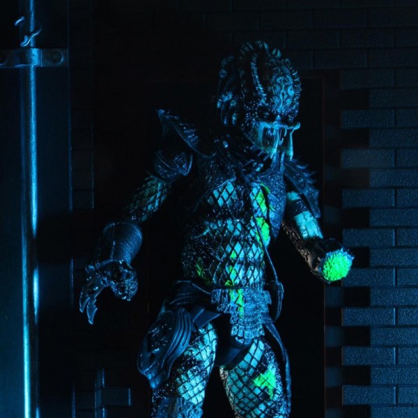PREDATOR – ACTION FIGURE – ULTIMATE BATTLE DAMAGED