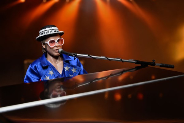 Elton John Figure Clothed Live in '76 Deluxe Set 20 cm