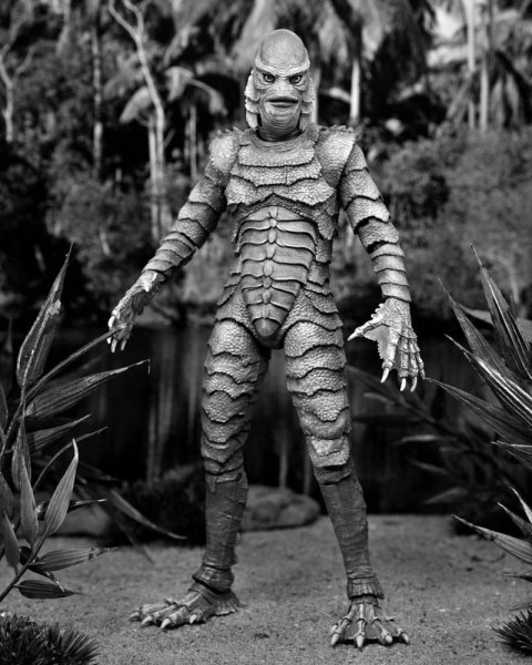 Universal Monsters Figure Ultimate Creature from the Black Lagoon (B&W) 18 cm