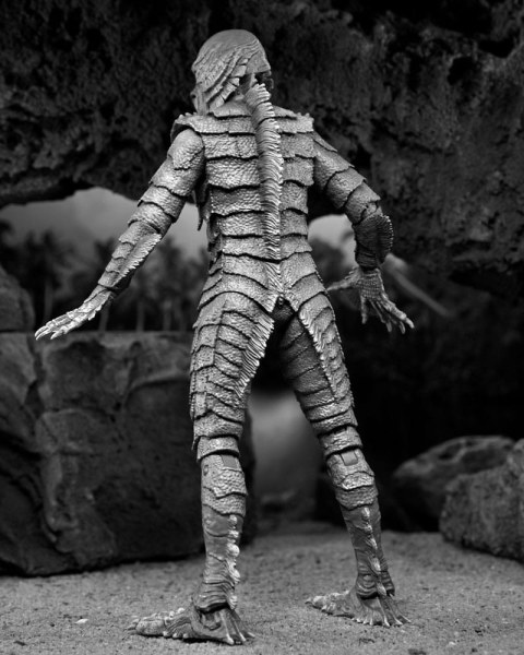 Universal Monsters Figure Ultimate Creature from the Black Lagoon (B&W) 18 cm