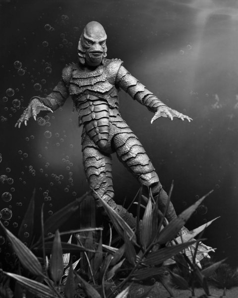 Universal Monsters Figure Ultimate Creature from the Black Lagoon (B&W) 18 cm