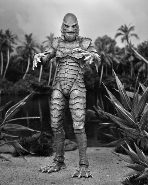 Universal Monsters Figure Ultimate Creature from the Black Lagoon (B&W) 18 cm