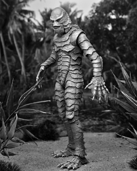 Universal Monsters Figure Ultimate Creature from the Black Lagoon (B&W) 18 cm