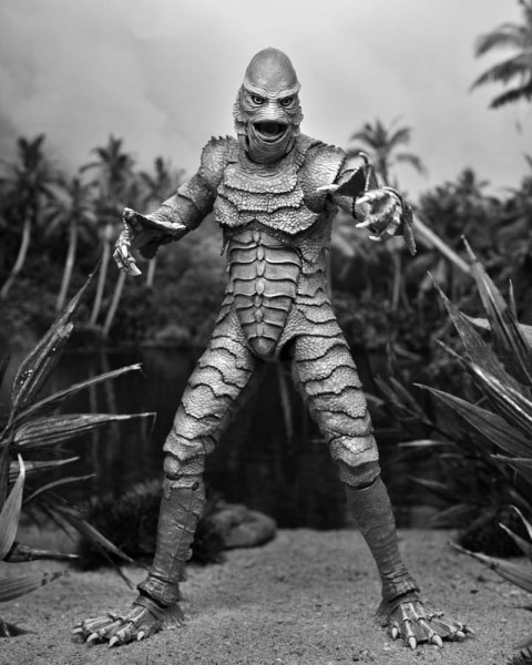 Universal Monsters Figure Ultimate Creature from the Black Lagoon (B&W) 18 cm