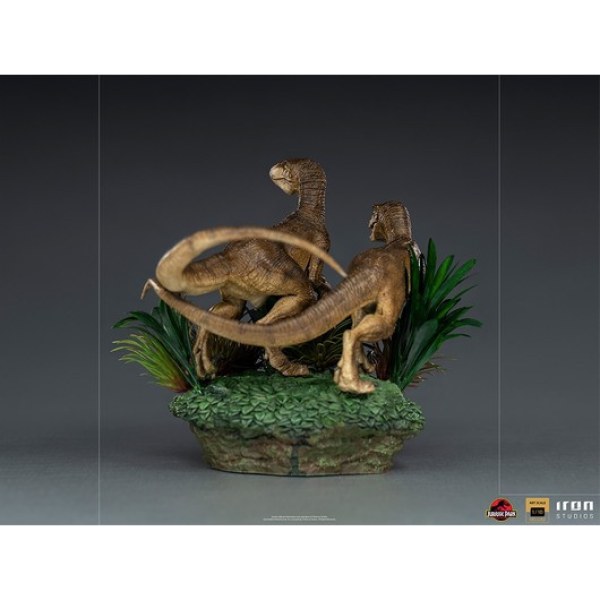 TWO VELOCIRAPTORS ART SCALE DELUXE - JURASSIC PARK