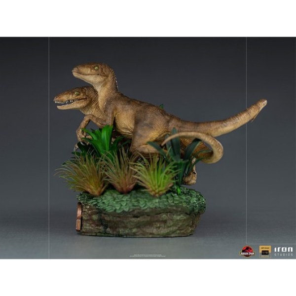 TWO VELOCIRAPTORS ART SCALE DELUXE - JURASSIC PARK