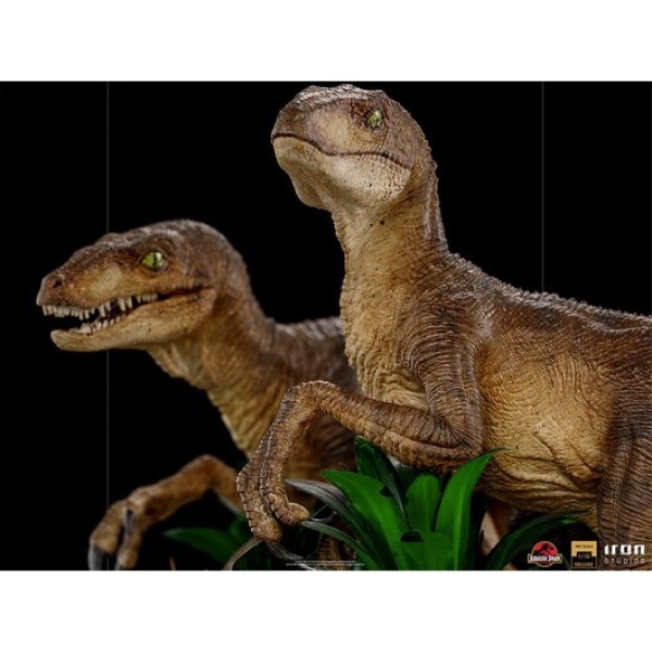 TWO VELOCIRAPTORS ART SCALE DELUXE - JURASSIC PARK