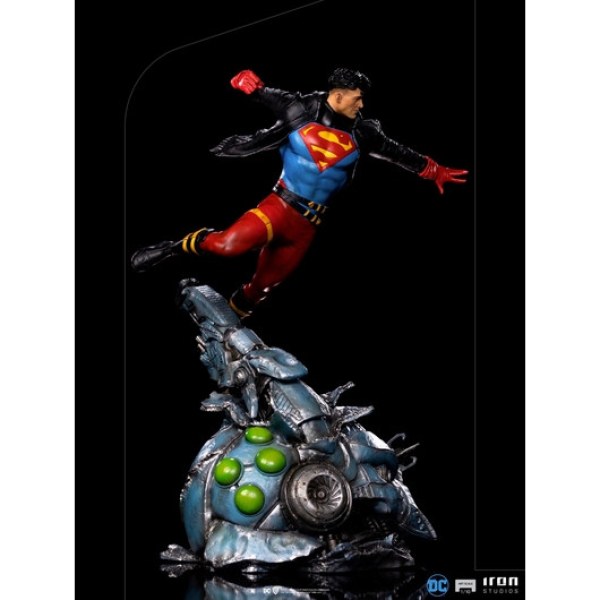 SUPERBOY ART SCALE - DC COMICS