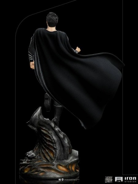 Superman Black Suit Justice League Art Scale - Dc Comics