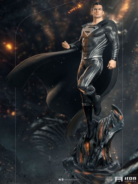 Superman Black Suit Justice League Art Scale - Dc Comics
