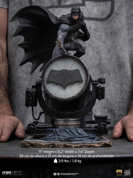 Batman on Batsignal Art Scale Deluxe - Justice League