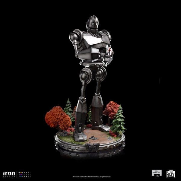 Iron Giant & Hogarth Hughes Demi Art Scale - The Iron Giant