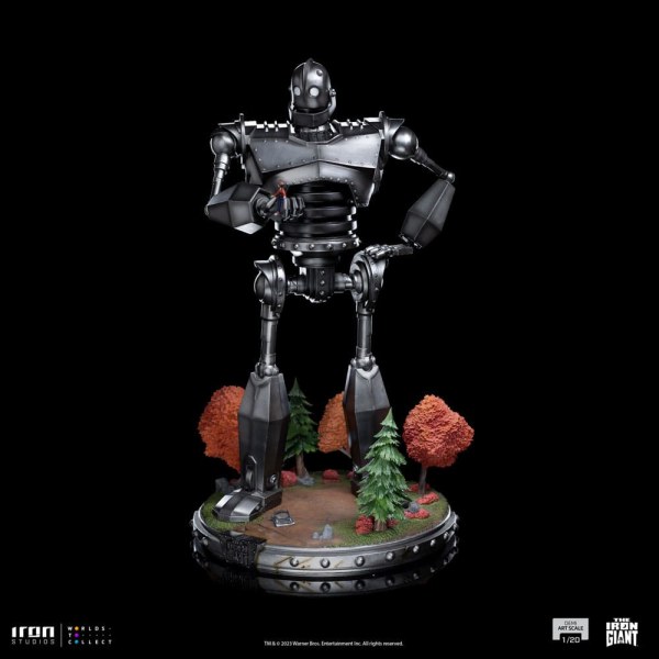 Iron Giant & Hogarth Hughes Demi Art Scale - The Iron Giant