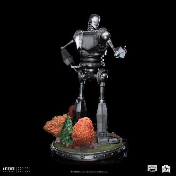 Iron Giant & Hogarth Hughes Demi Art Scale - The Iron Giant