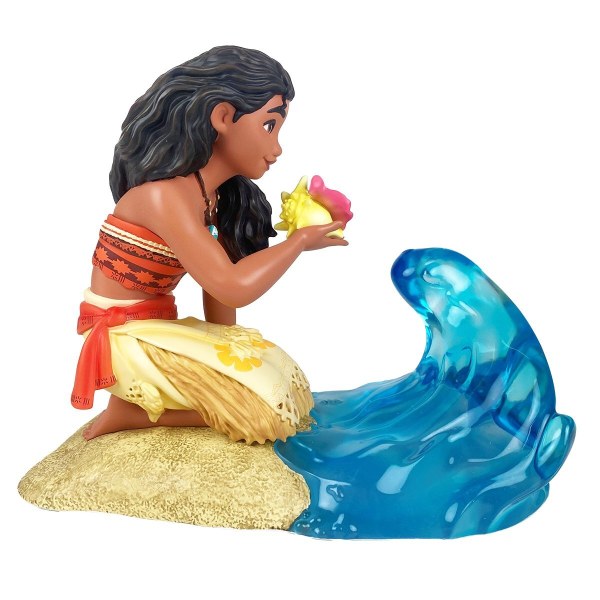 Moana with wave- Disney Showcase