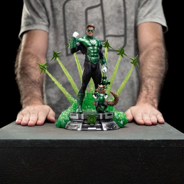 DC Comics Deluxe Art Scale Statuette 1/10 Green Lantern Unleashed 24 cm