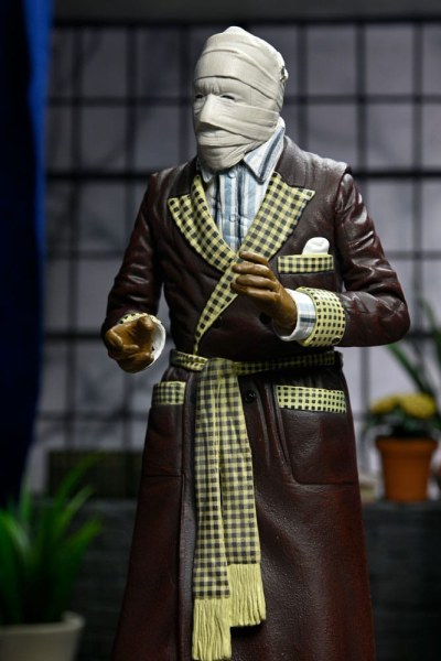 Universal Monsters Ultimate Invisible Man figurine (Kemp House) (Color) 18 cm