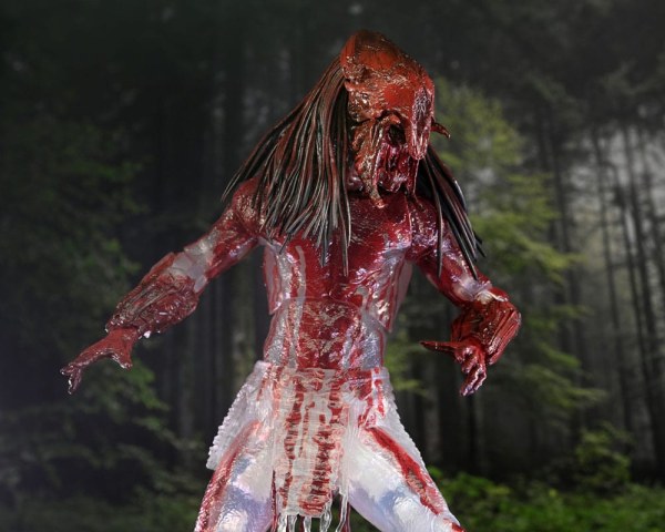 Prey Ultimate Feral Bear Blood Predator figurine 18 cm