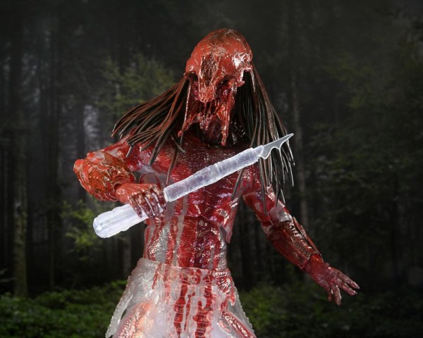 Prey Ultimate Feral Bear Blood Predator figurine 18 cm
