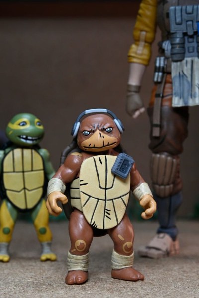 Ninja Turtles (The Last Ronin The Lost Years) figurine Synja Grammy April with Baby Yi & Moja 18 cm