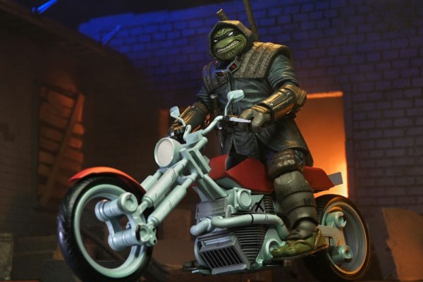 Ninja Turtles (The Last Ronin The Lost Years) figurine Casey Marie with Last Ronin Motorcycle 18 cm
