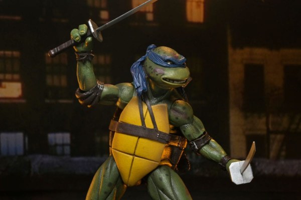 Ninja Turtles (1990 Movie) Roof Top Battle Shredder vs Leo figurine 18 cm