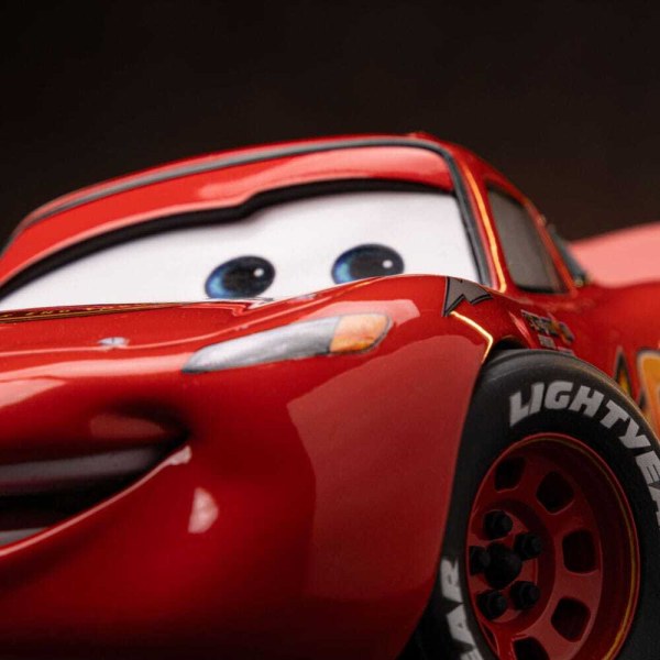 Cars statuette 1/10 Art Scale Lightning Mcqueen 11 cm