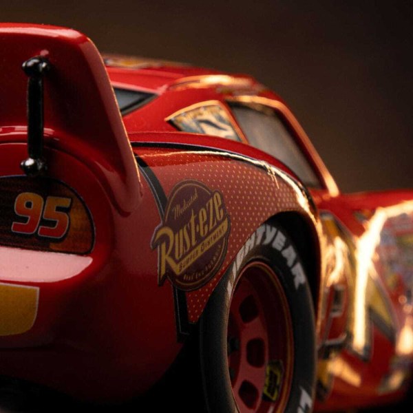Cars statuette 1/10 Art Scale Lightning Mcqueen 11 cm