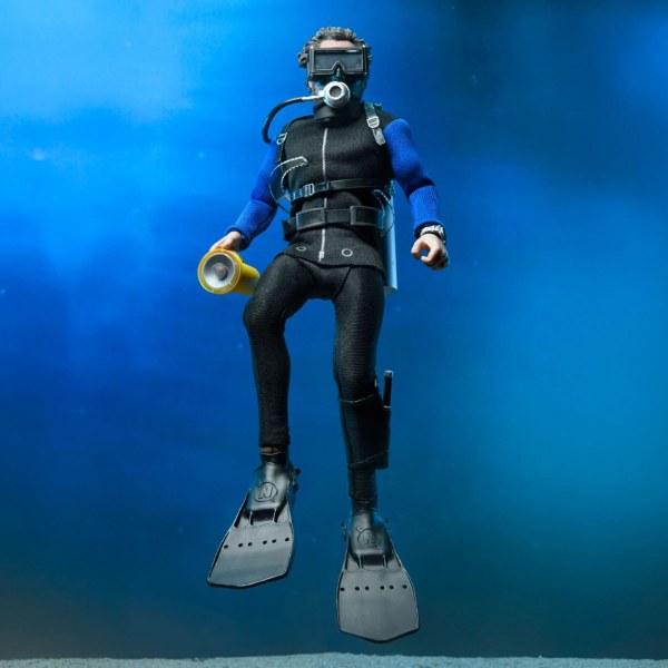 JAWS - 8” CLOTHED ACTION FIGURE - HOOPER (SHARK CAGE)