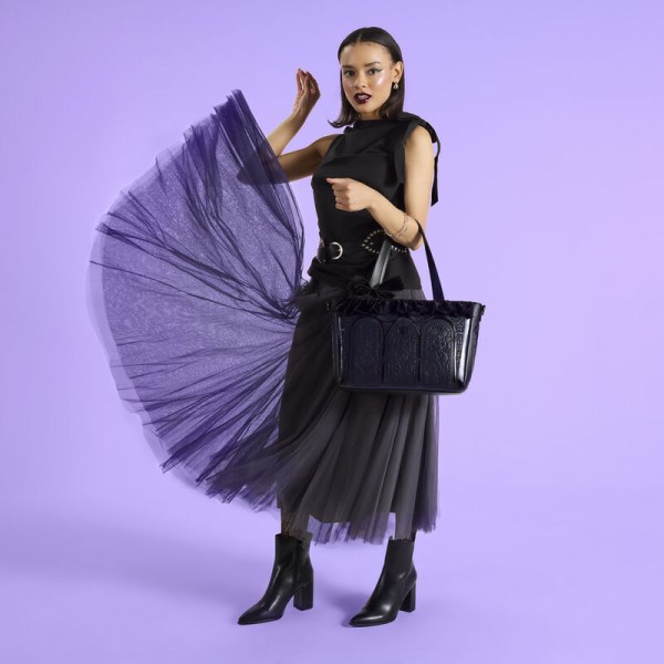 VILLAINS TOTE BAG - DISNEY LOUNGEFLY