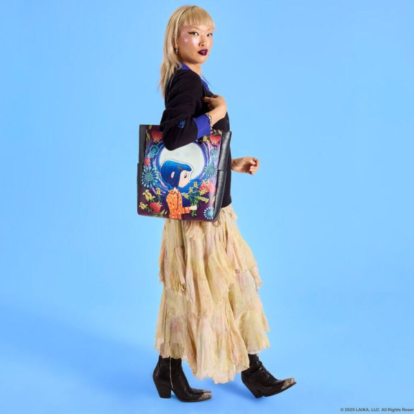 Worlds Laika shopping bag - Loungefly Coraline
