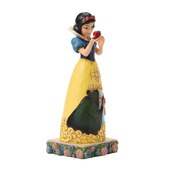 SNOW WHITE WITH APPLE - DRESS SCENE - DISNEY TRADITIONS