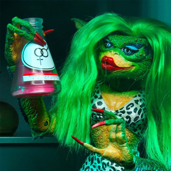 GREMLINS 2- THE NEW BATCH- 7” SCALE ACTION FIGURE - ULTIMATE GRETA