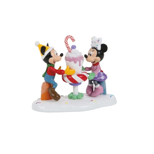 MICKEY AND MINNIE SHARE A COCOA - DISNEY VILLAGE