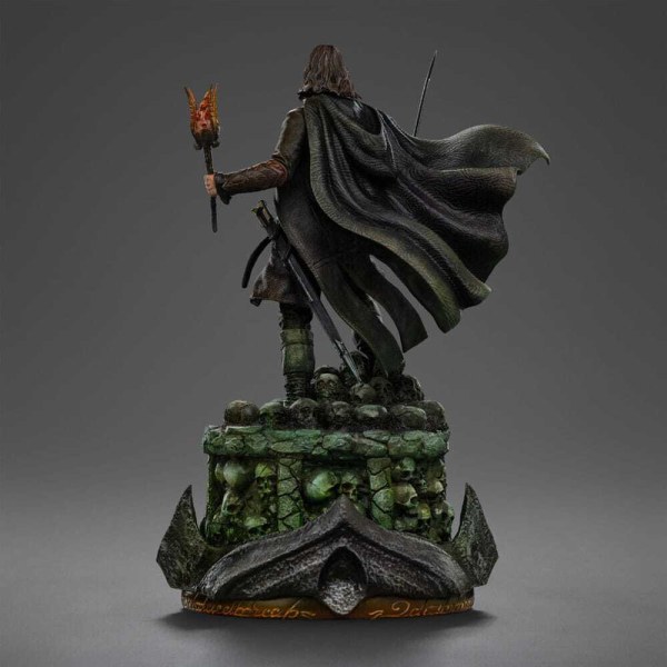 The Lord of the Rings 1/10 Art Scale Aragorn Unleashed statue, 31 cm
