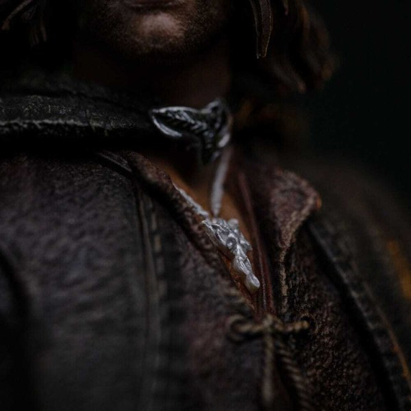 The Lord of the Rings 1/10 Art Scale Aragorn Unleashed statue, 31 cm