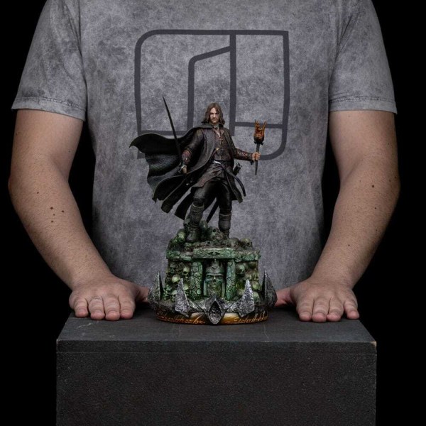 The Lord of the Rings 1/10 Art Scale Aragorn Unleashed statue, 31 cm