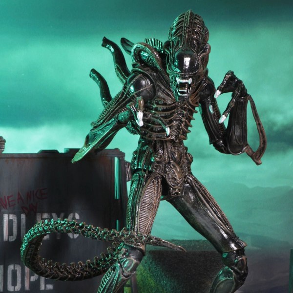 ALIEN - 7" SCALE ACTION FIGURE - ULTIMATE ALIENS WARRIOR 1986 (BROWN)