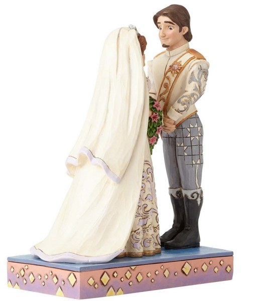 RAPUNZEL AND FLYNN MARRIED DISNEY TRADITIONS