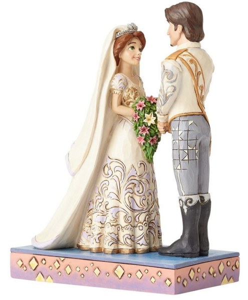 RAPUNZEL AND FLYNN MARRIED DISNEY TRADITIONS