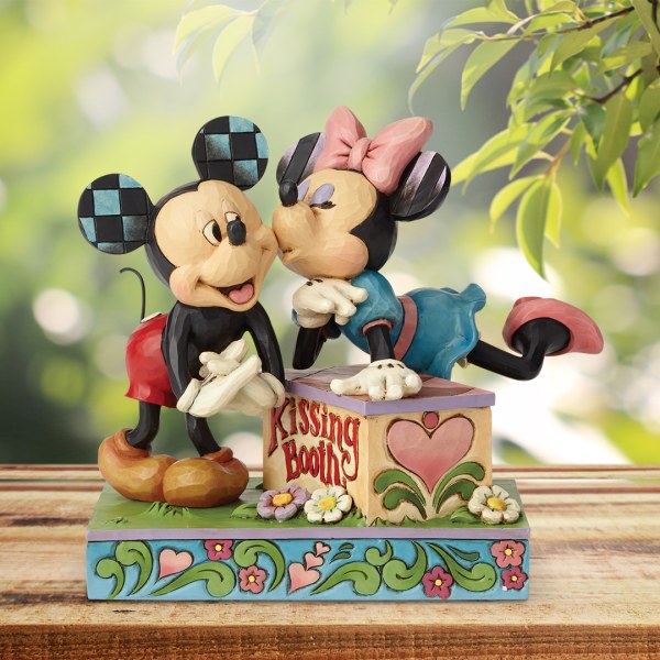 THE MICKEY AND MINNIE DISNEY TRADITIONS KISS KIOSK