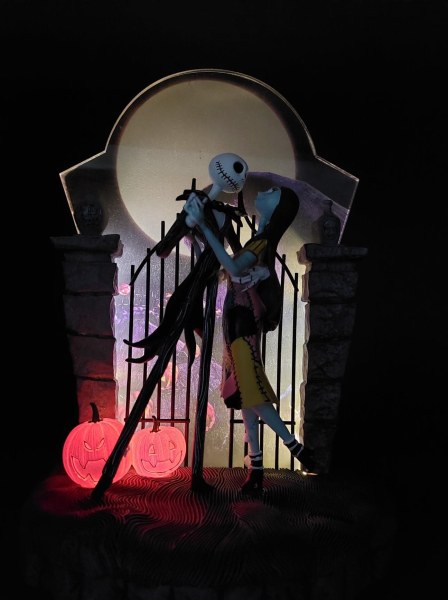 THE NIGHTMARE BEFORE CHRISTMAS LIGHT UP - DISNEY SHOWCASE