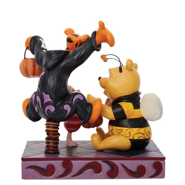WINNIE THE POOH & FRIENDS AT HALLOWEEN - DISNEY TRADITIONS