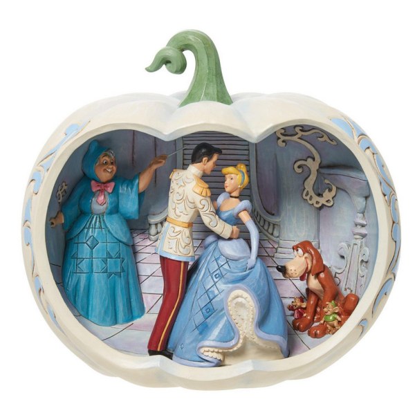 CINDERELLA CARRIAGE MOVIE SCENE - DISNEY TRADITIONS