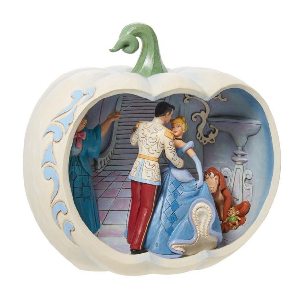 CINDERELLA CARRIAGE MOVIE SCENE - DISNEY TRADITIONS