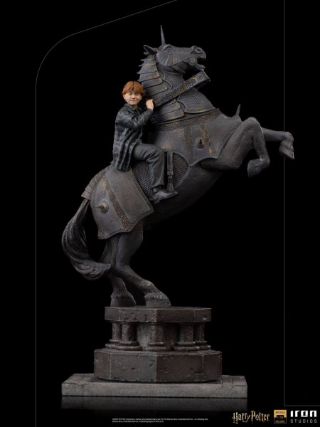 RON WEASLEY AT THE WIZARDS CHESSBOARD ART SCALE - HARRY POTTER