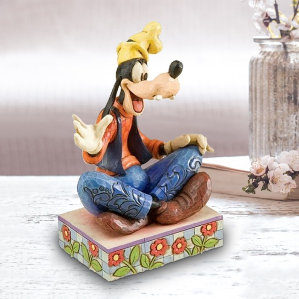DISNEY TRADITIONS JIM SHORE GOOFY